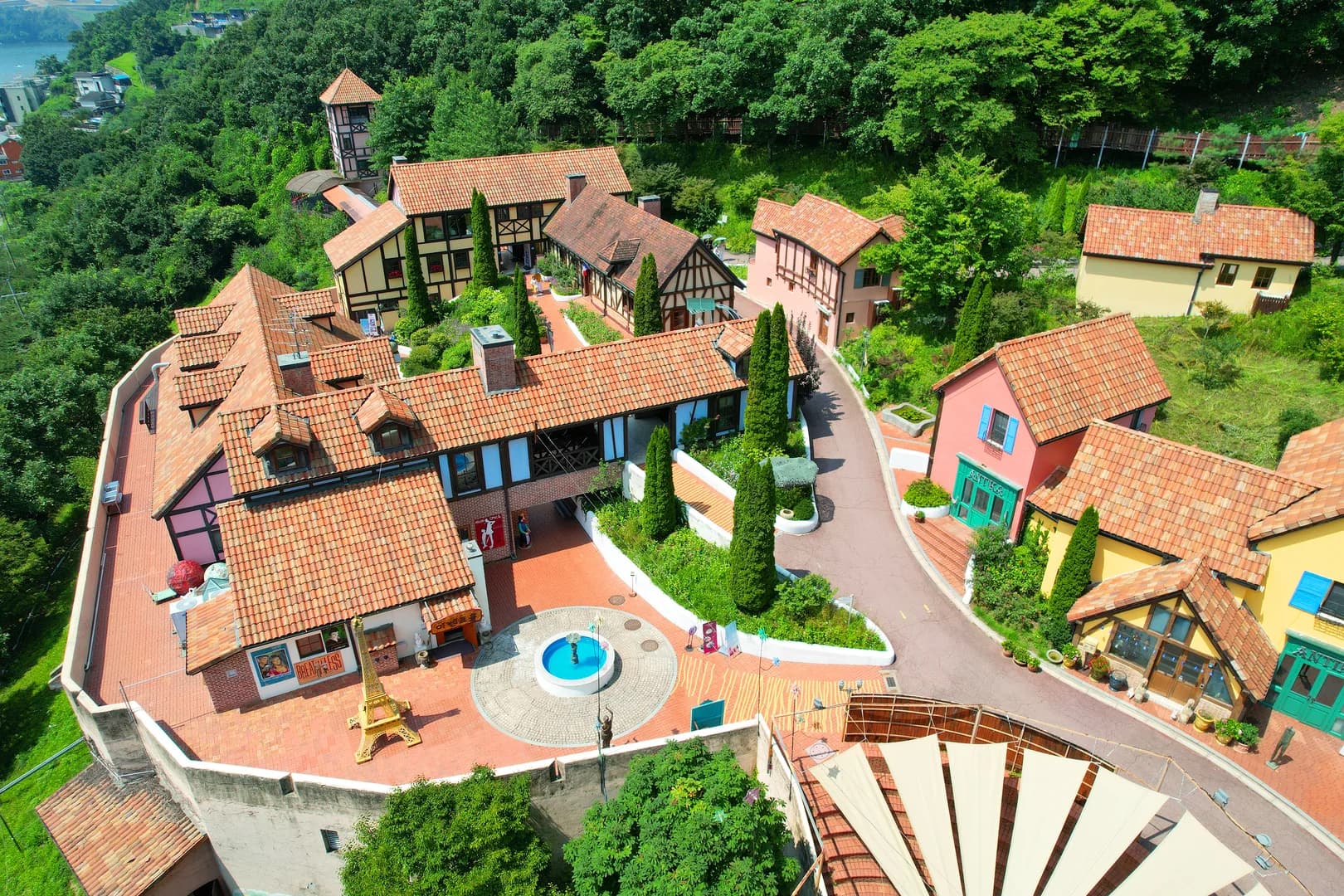 Petite France & Italy Village